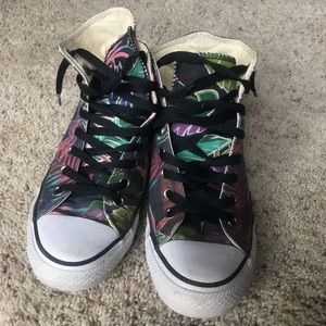 Cute floral Converse!
